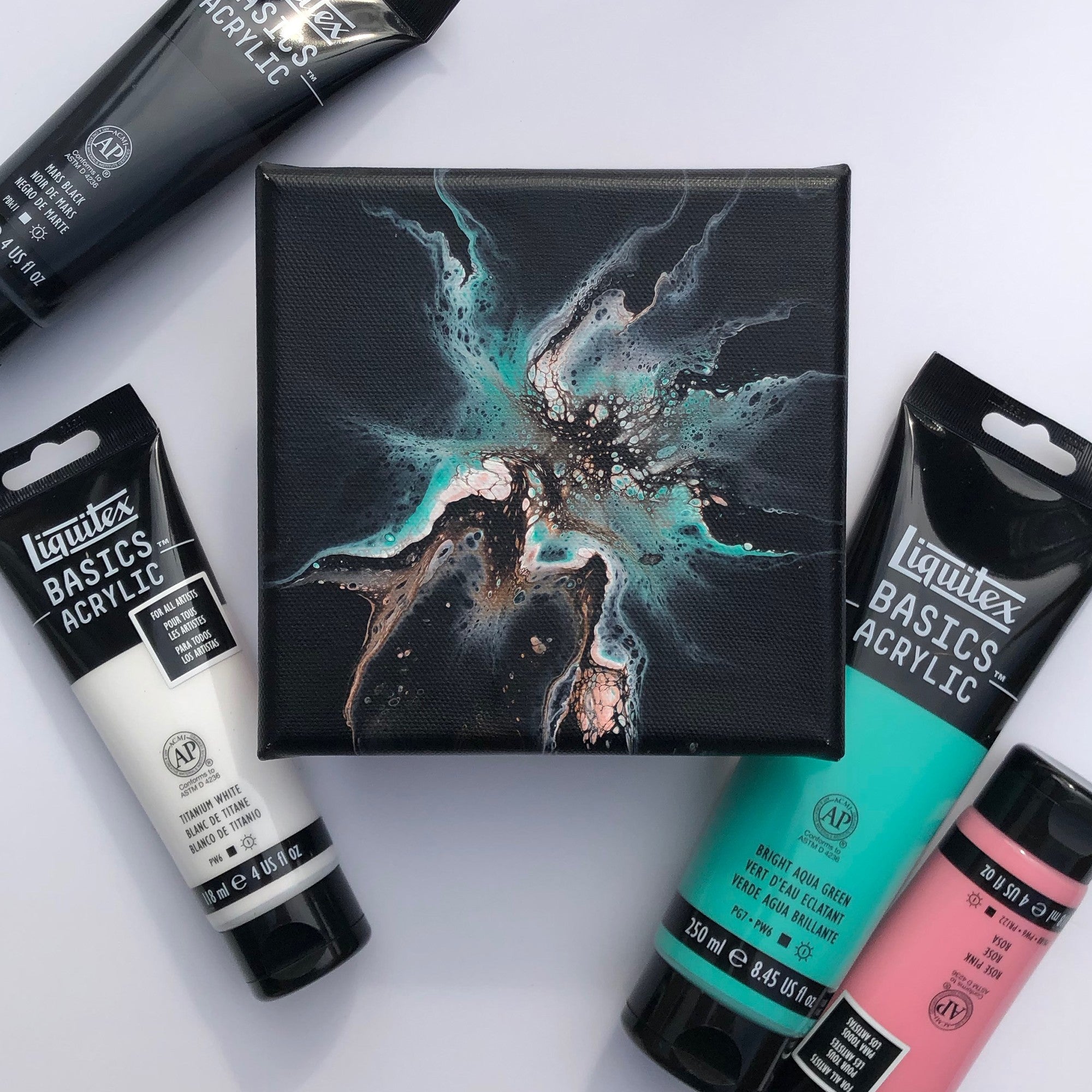 Pouring Techniques: Dutch Pour by Mélyna Leclerc