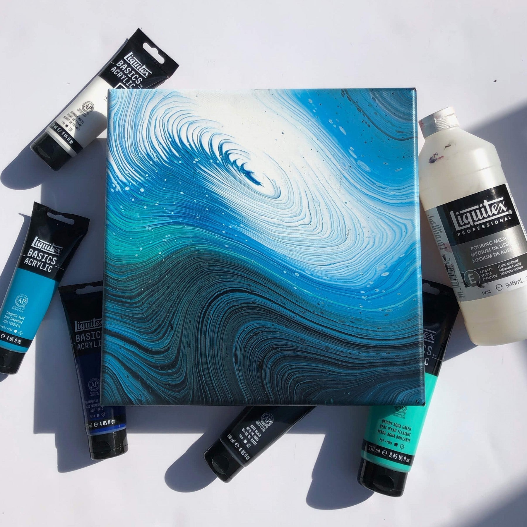 Pouring technique: Tree Ring Pour by Mélyna Leclerc