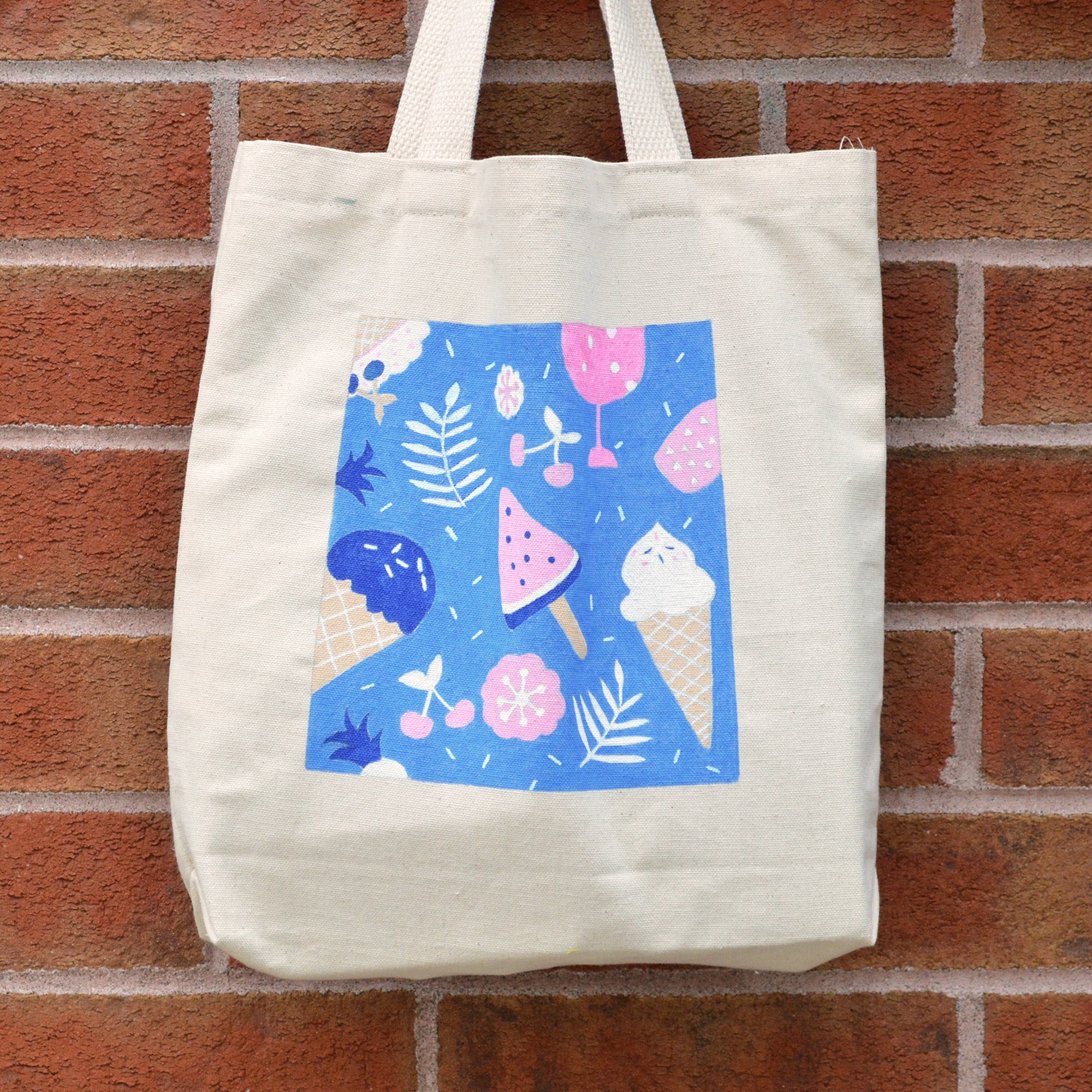 Posca markers reinvent the customized tote bag