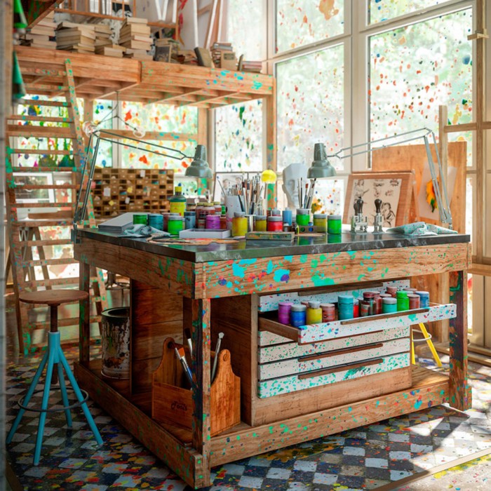 Useful tips to keep a well-organized studio