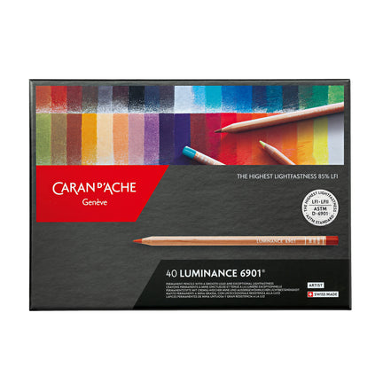 40-Pack Luminance 6901 Coloured Pencil Set